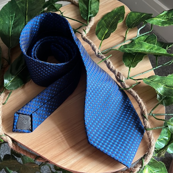 Gucci Silk Tie - Picture 3 of 16